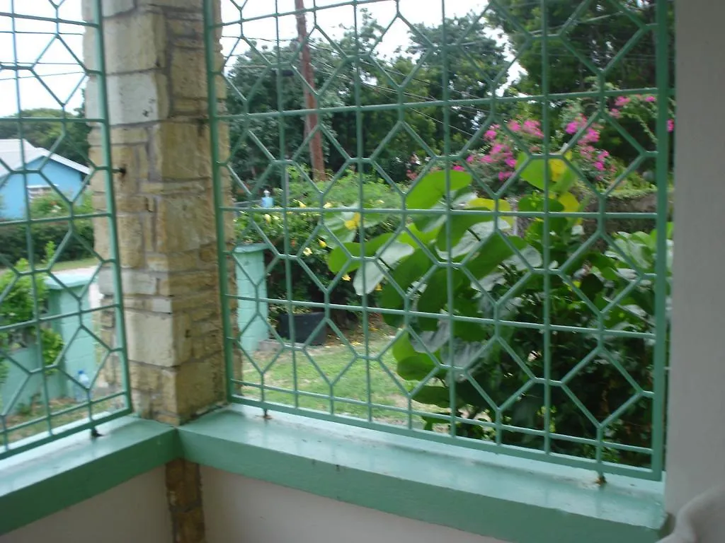Antiguas 1# Budget Rooms Osbourn Guest house