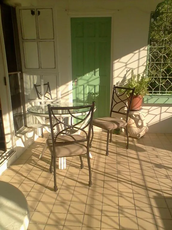Antiguas 1# Budget Rooms Osbourn Guest house