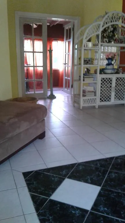 Guest house Antiguas 1# Budget Rooms Osbourn